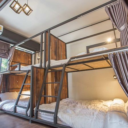 Sleep With You - Hatch Co-Living And Co-Working Space Chiang Mai Exteriör bild