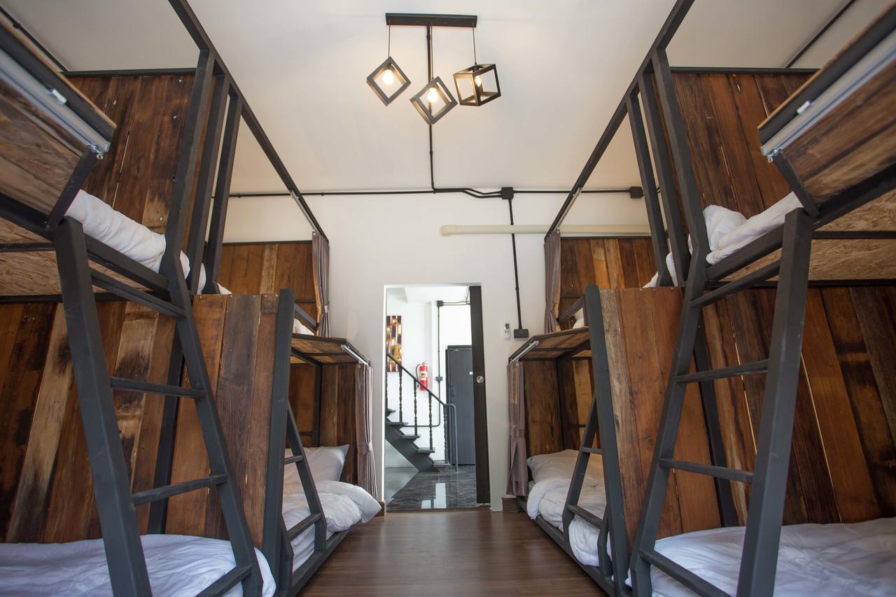 Sleep With You - Hatch Co-Living And Co-Working Space Chiang Mai Exteriör bild