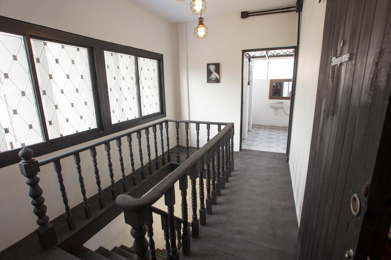 Sleep With You - Hatch Co-Living And Co-Working Space Chiang Mai Exteriör bild