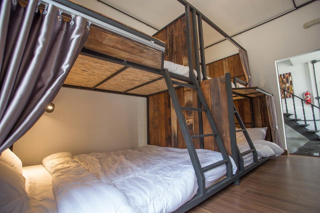 Sleep With You - Hatch Co-Living And Co-Working Space Chiang Mai Exteriör bild