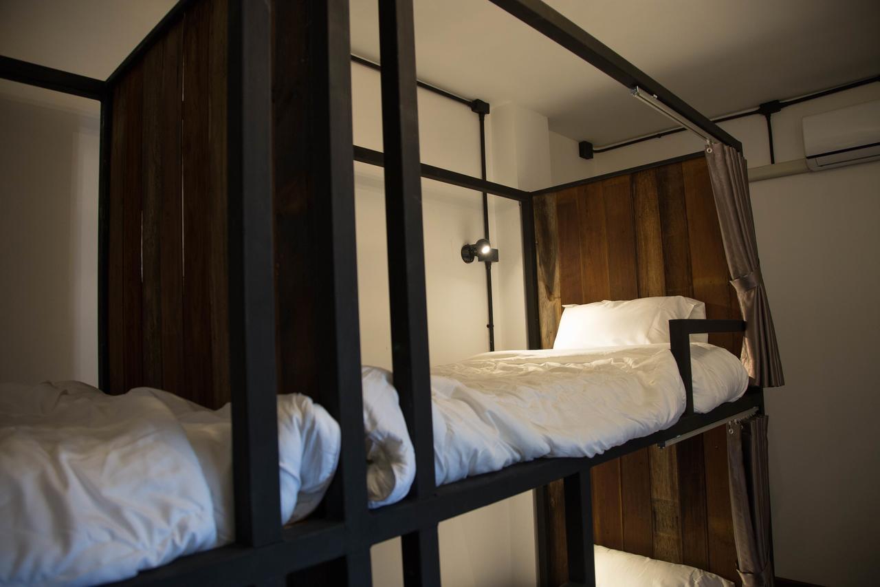 Sleep With You - Hatch Co-Living And Co-Working Space Chiang Mai Exteriör bild