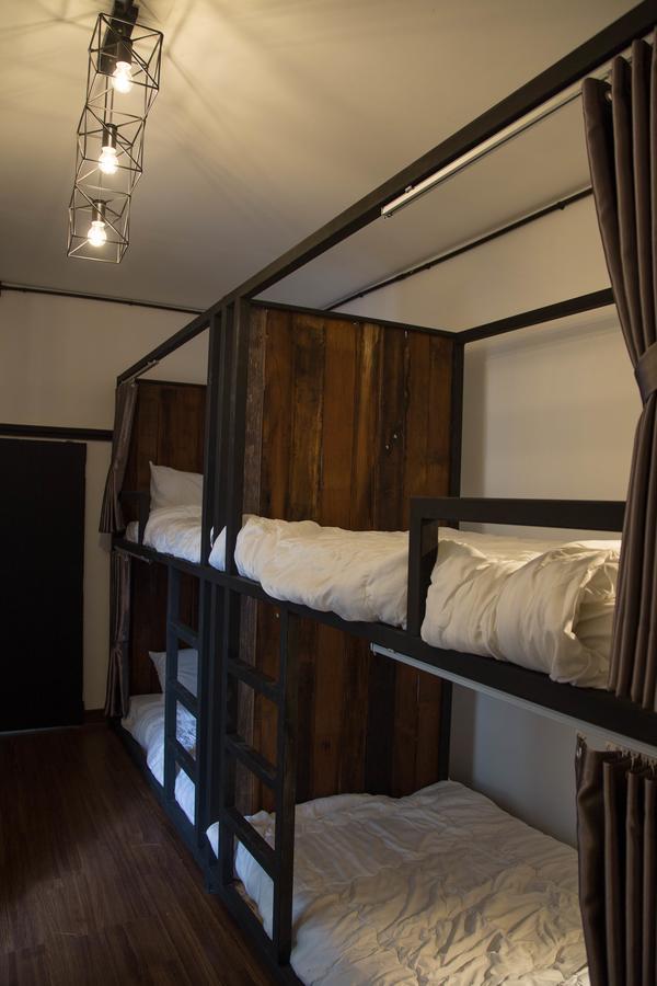 Sleep With You - Hatch Co-Living And Co-Working Space Chiang Mai Exteriör bild